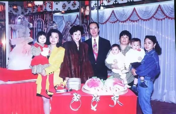 深蓝色翡翠手镯翡翠镯子报价-第4张图片-翡翠网 深蓝色翡翠手镯翡翠镯子报价-第4张图片-翡翠网