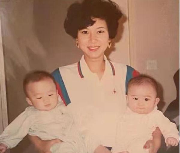 深蓝色翡翠手镯翡翠镯子报价-第6张图片-翡翠网 深蓝色翡翠手镯翡翠镯子报价-第6张图片-翡翠网