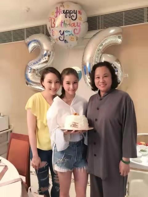 深蓝色翡翠手镯翡翠镯子报价-第8张图片-翡翠网 深蓝色翡翠手镯翡翠镯子报价-第8张图片-翡翠网