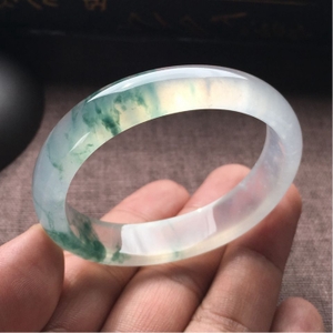 天然翡翠手镯图片大全的简单介绍-第2张图片-翡翠网 天然翡翠手镯图片大全的简单介绍-第2张图片-翡翠网