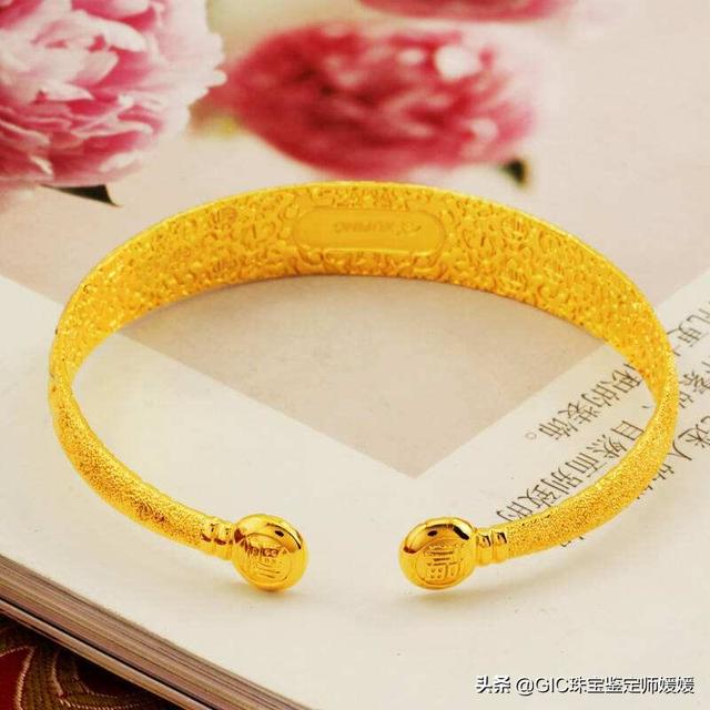 翡翠手镯黄金圈口是什么,活口翡翠手镯-第5张图片-翡翠网 翡翠手镯黄金圈口是什么,活口翡翠手镯-第5张图片-翡翠网
