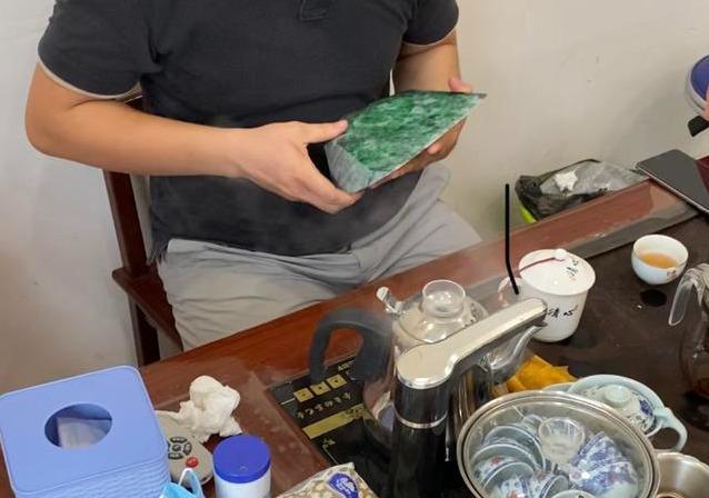 好的翡翠原石小林翡翠原石图解-第2张图片-翡翠网 好的翡翠原石小林翡翠原石图解-第2张图片-翡翠网