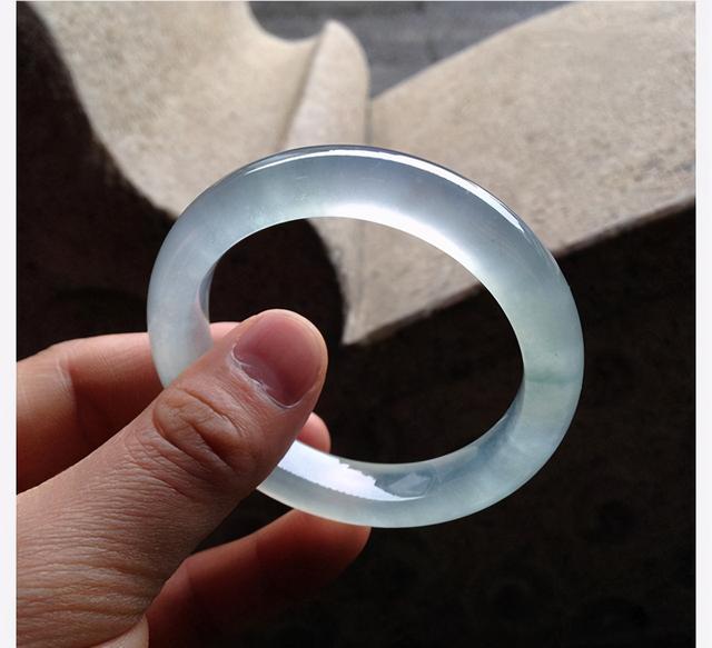 翡翠手镯生长纹图片,玉手镯纹路图案大全-第3张图片-翡翠网 翡翠手镯生长纹图片,玉手镯纹路图案大全-第3张图片-翡翠网