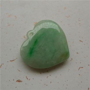 缅甸翡翠玉观音吊坠缅甸翡翠吊坠价格-第1张图片-翡翠网 缅甸翡翠玉观音吊坠缅甸翡翠吊坠价格-第1张图片-翡翠网