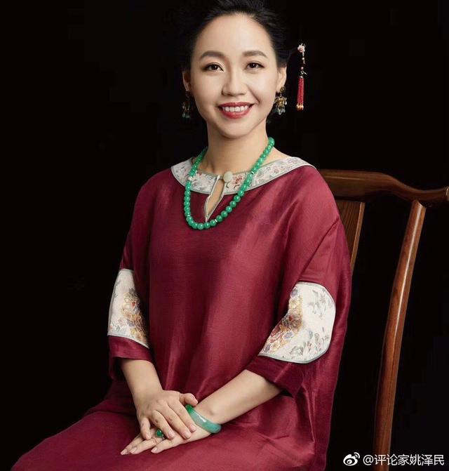 翡翠手镯知识书籍,学习翡翠知识书籍-第4张图片-翡翠网 翡翠手镯知识书籍,学习翡翠知识书籍-第4张图片-翡翠网