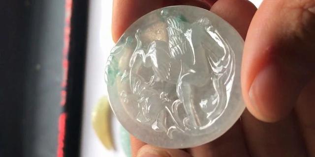 缅甸翡翠飘花手镯翡翠飘花手镯-第13张图片-翡翠网 缅甸翡翠飘花手镯翡翠飘花手镯-第13张图片-翡翠网