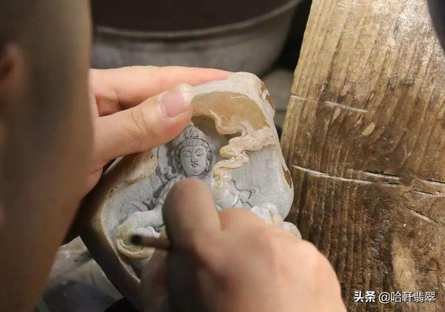 翡翠手镯有蜡是什么意思,翡翠手镯上腊多久掉-第2张图片-翡翠网 翡翠手镯有蜡是什么意思,翡翠手镯上腊多久掉-第2张图片-翡翠网