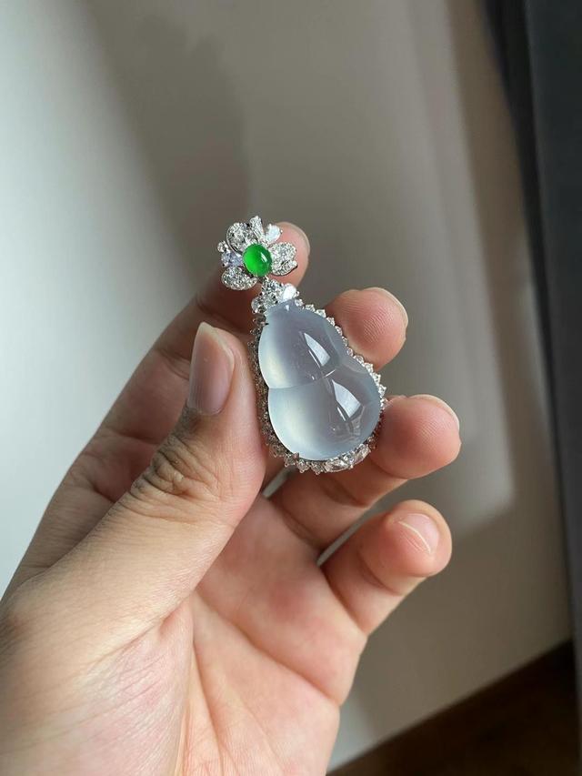 女人什么年龄适合戴玉,女人戴翡翠有什么好处-第15张图片-翡翠网 女人什么年龄适合戴玉,女人戴翡翠有什么好处-第15张图片-翡翠网