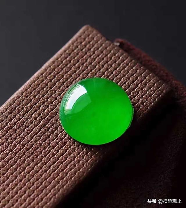 冰种满绿翡翠戒面,翡翠菠菜绿戒面价格-第3张图片-翡翠网 冰种满绿翡翠戒面,翡翠菠菜绿戒面价格-第3张图片-翡翠网