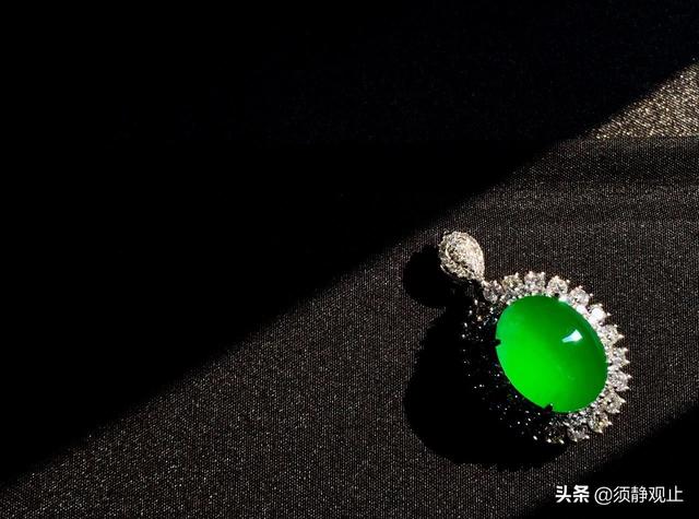 冰种满绿翡翠戒面,翡翠菠菜绿戒面价格-第5张图片-翡翠网 冰种满绿翡翠戒面,翡翠菠菜绿戒面价格-第5张图片-翡翠网