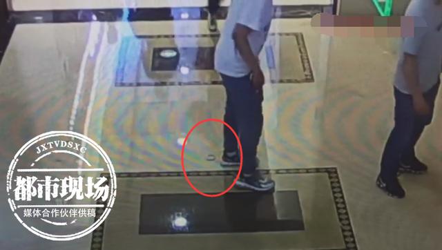 3万与5万翡翠手镯区别,十六万的翡翠手镯-第3张图片-翡翠网 3万与5万翡翠手镯区别,十六万的翡翠手镯-第3张图片-翡翠网