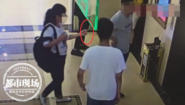 3万与5万翡翠手镯区别,十六万的翡翠手镯-第4张图片-翡翠网 3万与5万翡翠手镯区别,十六万的翡翠手镯-第4张图片-翡翠网