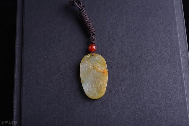 翡翠手镯泡水一年后翡翠手镯水头几年养出-第1张图片-翡翠网 翡翠手镯泡水一年后翡翠手镯水头几年养出-第1张图片-翡翠网