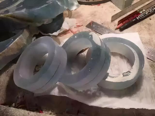 黄翡翠原石参考价格,翡翠原石黄沙皮知识-第3张图片-翡翠网 黄翡翠原石参考价格,翡翠原石黄沙皮知识-第3张图片-翡翠网