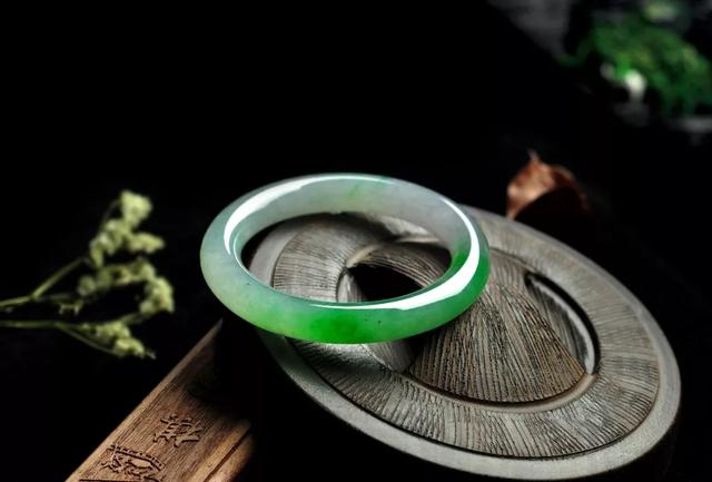 翡翠种老种嫩怎么看淘宝上加微信买翡翠是真的吗-第8张图片-翡翠网 翡翠种老种嫩怎么看淘宝上加微信买翡翠是真的吗-第8张图片-翡翠网