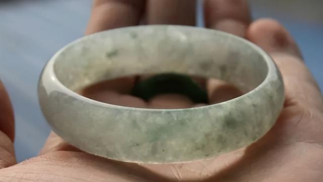 翡翠种老种嫩怎么看淘宝上加微信买翡翠是真的吗-第13张图片-翡翠网 翡翠种老种嫩怎么看淘宝上加微信买翡翠是真的吗-第13张图片-翡翠网