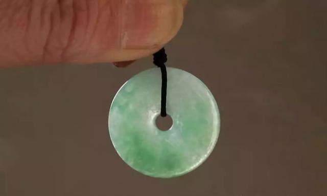 翡翠种老种嫩怎么看淘宝上加微信买翡翠是真的吗-第25张图片-翡翠网 翡翠种老种嫩怎么看淘宝上加微信买翡翠是真的吗-第25张图片-翡翠网