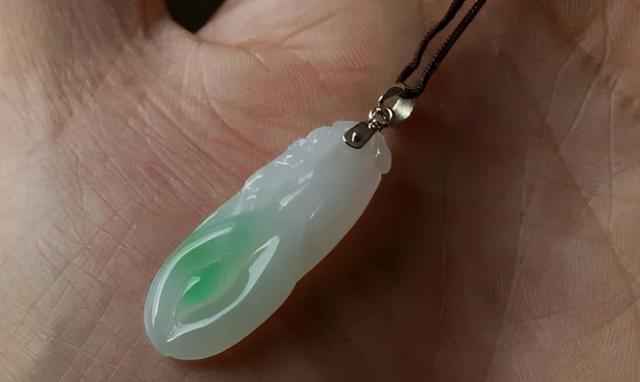 翡翠种老种嫩怎么看淘宝上加微信买翡翠是真的吗-第28张图片-翡翠网 翡翠种老种嫩怎么看淘宝上加微信买翡翠是真的吗-第28张图片-翡翠网