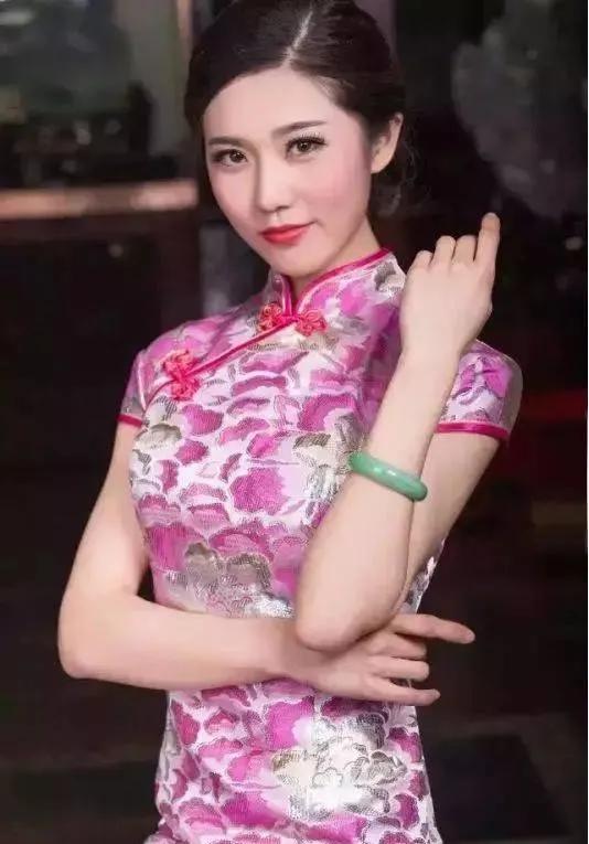 白色翡翠手镯,翡翠灰色手镯-第22张图片-翡翠网