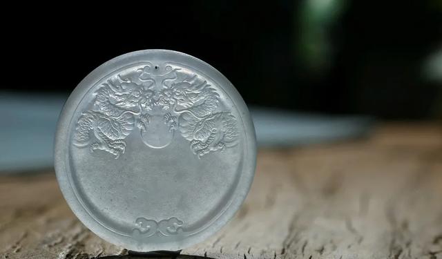 翡翠手镯雕,a货翡翠手镯-第3张图片-翡翠网 翡翠手镯雕,a货翡翠手镯-第3张图片-翡翠网