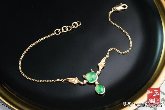 翡翠手镯与手链手链和手镯一起佩戴图-第2张图片-翡翠网 翡翠手镯与手链手链和手镯一起佩戴图-第2张图片-翡翠网