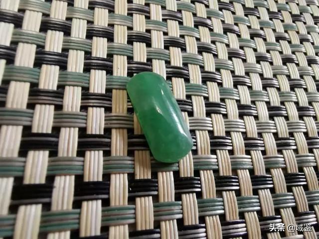 翡翠玉石abcd货的区别天然翡翠是什么货-第2张图片-翡翠网 翡翠玉石abcd货的区别天然翡翠是什么货-第2张图片-翡翠网