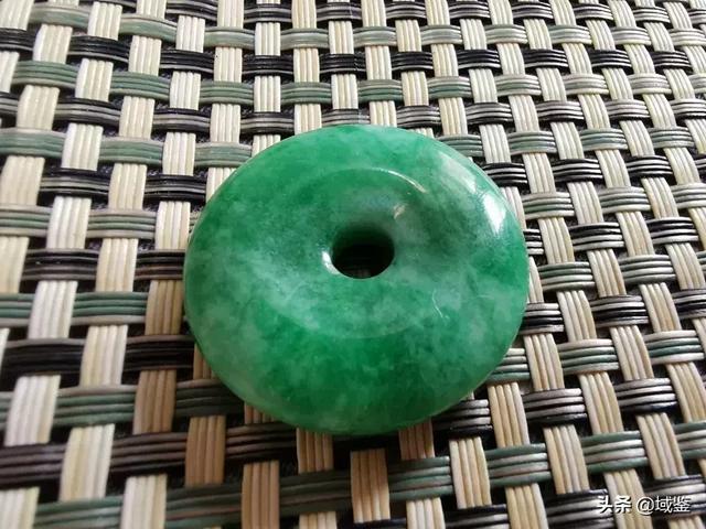 翡翠玉石abcd货的区别天然翡翠是什么货-第4张图片-翡翠网 翡翠玉石abcd货的区别天然翡翠是什么货-第4张图片-翡翠网