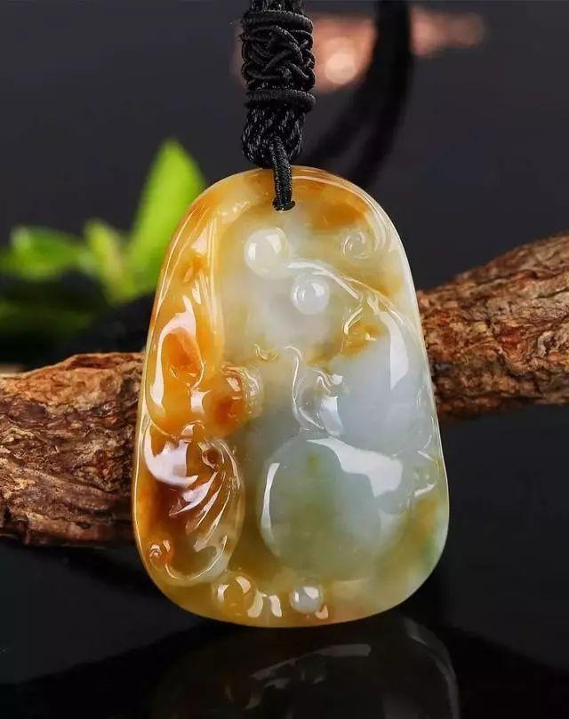 翡翠黄翡价格行情,翡翠的市场价-第4张图片-翡翠网 翡翠黄翡价格行情,翡翠的市场价-第4张图片-翡翠网