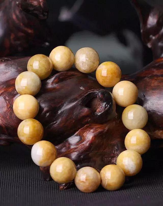 翡翠黄翡价格行情,翡翠的市场价-第8张图片-翡翠网 翡翠黄翡价格行情,翡翠的市场价-第8张图片-翡翠网