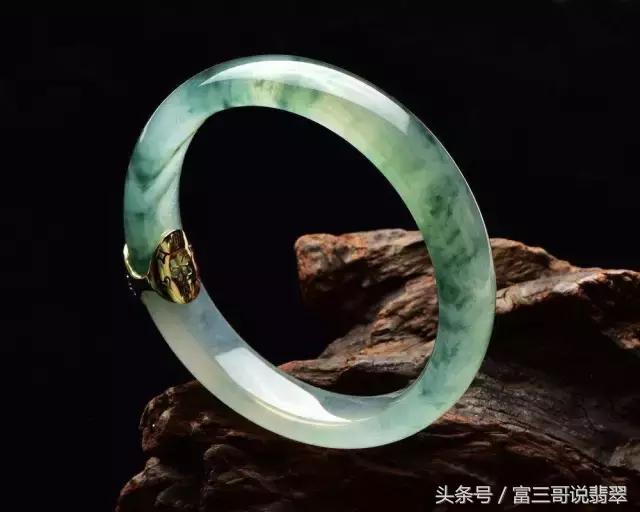 翡翠手镯可以置换吗,翡翠断手镯-第4张图片-翡翠网 翡翠手镯可以置换吗,翡翠断手镯-第4张图片-翡翠网