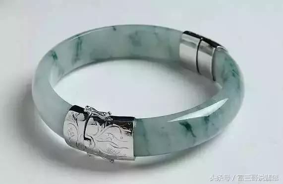 翡翠手镯可以置换吗,翡翠断手镯-第9张图片-翡翠网 翡翠手镯可以置换吗,翡翠断手镯-第9张图片-翡翠网