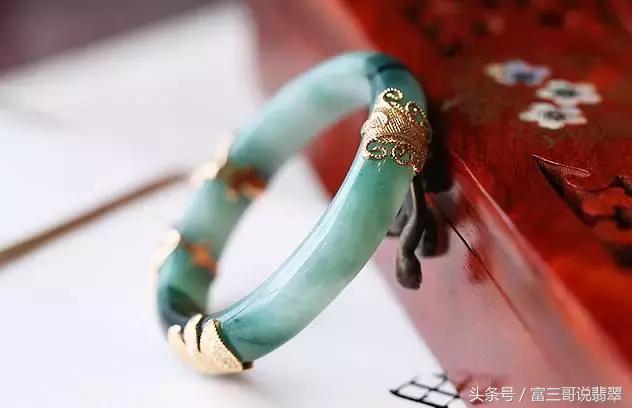 翡翠手镯可以置换吗,翡翠断手镯-第10张图片-翡翠网 翡翠手镯可以置换吗,翡翠断手镯-第10张图片-翡翠网