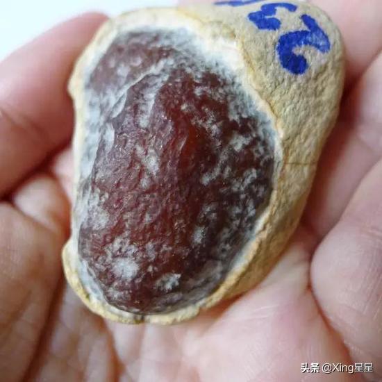 翡翠原石的产地翡翠原石底子好如何看出来-第1张图片-翡翠网 翡翠原石的产地翡翠原石底子好如何看出来-第1张图片-翡翠网