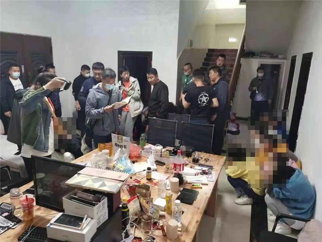 瑞丽翡翠原石直播诈骗整顿,能和主播搭伙赌原石们-第2张图片-翡翠网 瑞丽翡翠原石直播诈骗整顿,能和主播搭伙赌原石们-第2张图片-翡翠网