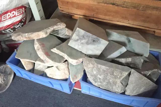 浙江翡翠手镯厂家云南翡翠玉手镯各种批发价格-第7张图片-翡翠网 浙江翡翠手镯厂家云南翡翠玉手镯各种批发价格-第7张图片-翡翠网