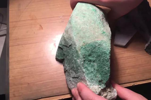 浙江翡翠手镯厂家云南翡翠玉手镯各种批发价格-第10张图片-翡翠网 浙江翡翠手镯厂家云南翡翠玉手镯各种批发价格-第10张图片-翡翠网