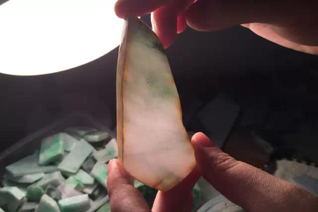 浙江翡翠手镯厂家云南翡翠玉手镯各种批发价格-第17张图片-翡翠网 浙江翡翠手镯厂家云南翡翠玉手镯各种批发价格-第17张图片-翡翠网