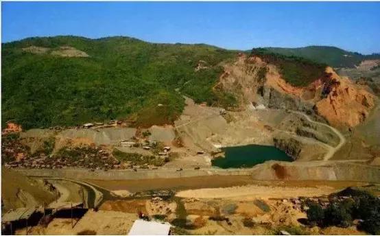 翡翠手镯怎么保养洗澡可以戴翡翠手镯吗-第10张图片-翡翠网 翡翠手镯怎么保养洗澡可以戴翡翠手镯吗-第10张图片-翡翠网