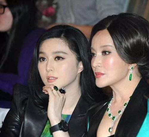 翡翠手镯怎么保养洗澡可以戴翡翠手镯吗-第16张图片-翡翠网 翡翠手镯怎么保养洗澡可以戴翡翠手镯吗-第16张图片-翡翠网