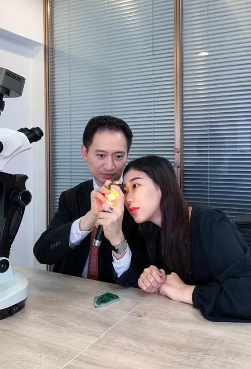 翡翠手镯怎么保养洗澡可以戴翡翠手镯吗-第41张图片-翡翠网 翡翠手镯怎么保养洗澡可以戴翡翠手镯吗-第41张图片-翡翠网