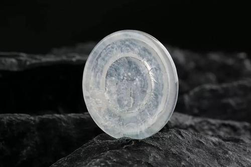 翡翠手镯里面的棉戴久了会散开吗翡翠手镯里面有棉-第1张图片-翡翠网 翡翠手镯里面的棉戴久了会散开吗翡翠手镯里面有棉-第1张图片-翡翠网