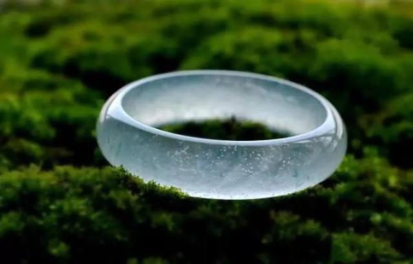 翡翠手镯里面的棉戴久了会散开吗翡翠手镯里面有棉-第3张图片-翡翠网 翡翠手镯里面的棉戴久了会散开吗翡翠手镯里面有棉-第3张图片-翡翠网