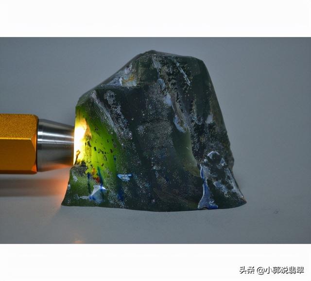 翡翠原石直播术语翡翠原石鉴别新手入门-第4张图片-翡翠网 翡翠原石直播术语翡翠原石鉴别新手入门-第4张图片-翡翠网