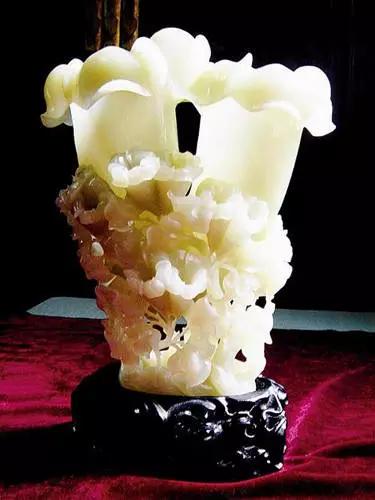 32种翡翠颜色等级排名翡翠玉专业知识-第15张图片-翡翠网 32种翡翠颜色等级排名翡翠玉专业知识-第15张图片-翡翠网