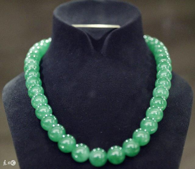 翡翠手镯有纹可以戴吗玉有裂痕还能带吗-第1张图片-翡翠网 翡翠手镯有纹可以戴吗玉有裂痕还能带吗-第1张图片-翡翠网