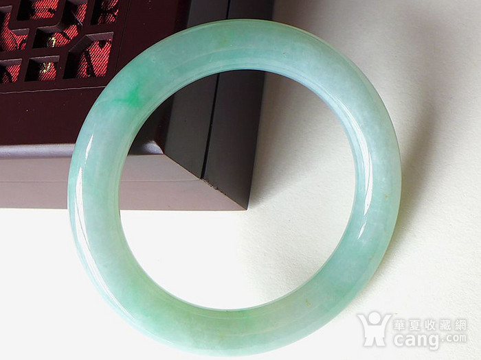 翡翠手镯哪里买,翡翠批发市场在哪里-第1张图片-翡翠网 翡翠手镯哪里买,翡翠批发市场在哪里-第1张图片-翡翠网
