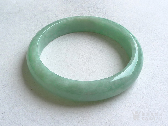 翡翠手镯哪里买,翡翠批发市场在哪里-第2张图片-翡翠网 翡翠手镯哪里买,翡翠批发市场在哪里-第2张图片-翡翠网