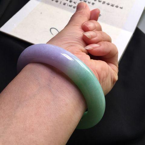 玉镯子带多久有灵气,翡翠手镯可以戴右手吗-第3张图片-翡翠网 玉镯子带多久有灵气,翡翠手镯可以戴右手吗-第3张图片-翡翠网