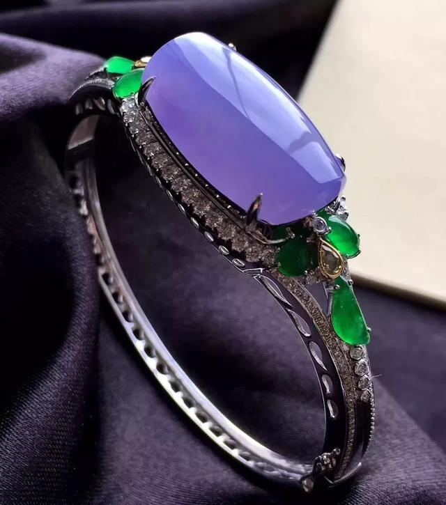 翡翠手镯不舒服手上戴手镯等东西不舒服-第10张图片-翡翠网