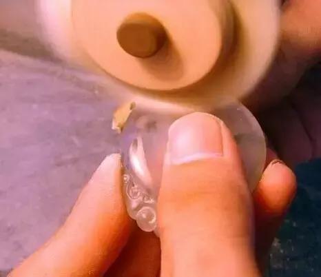 翡翠手镯戴在哪只手好,翡翠手镯抛光知识资料-第13张图片-翡翠网 翡翠手镯戴在哪只手好,翡翠手镯抛光知识资料-第13张图片-翡翠网